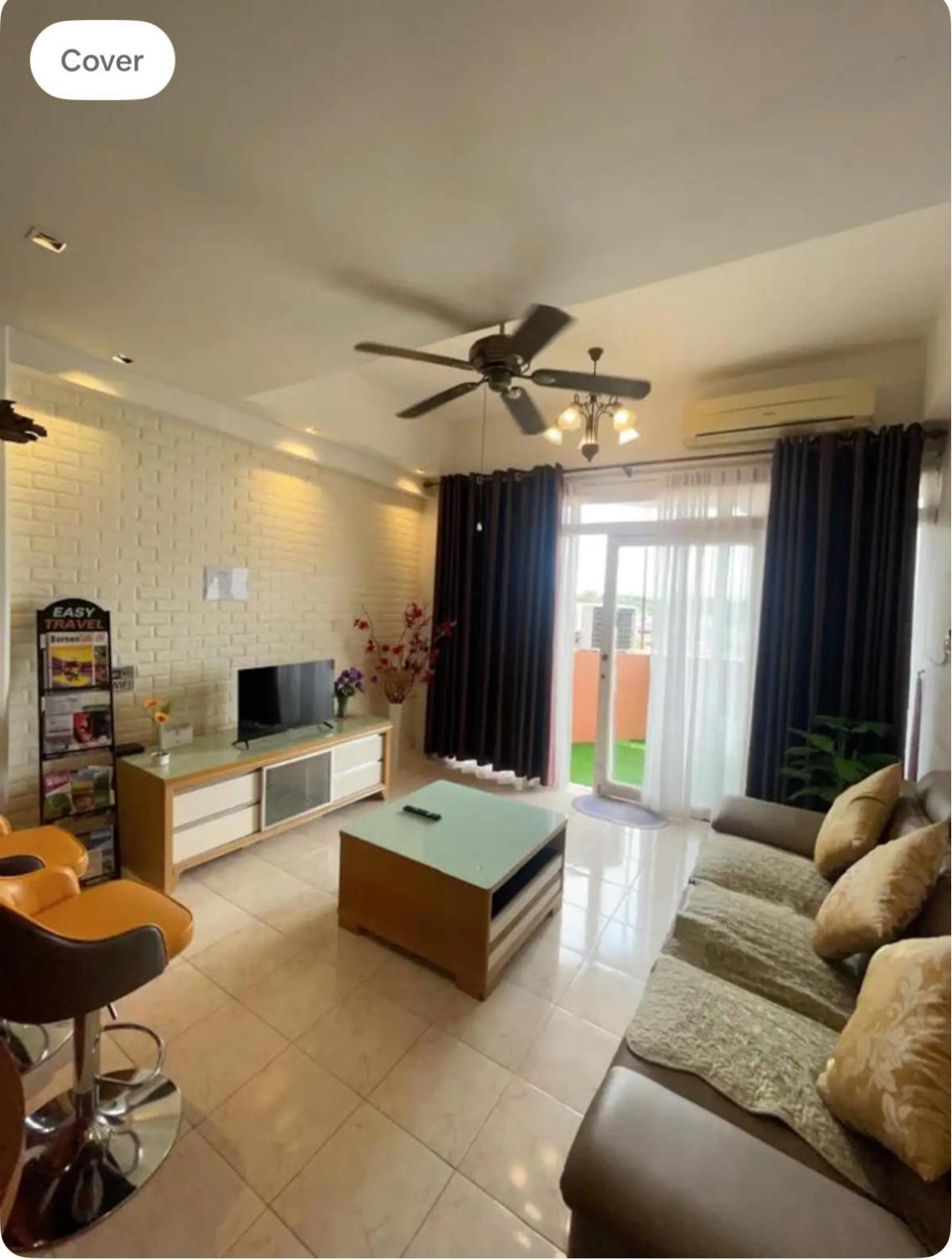Riverbank Suites Waterfront Kuching Exteriör bild